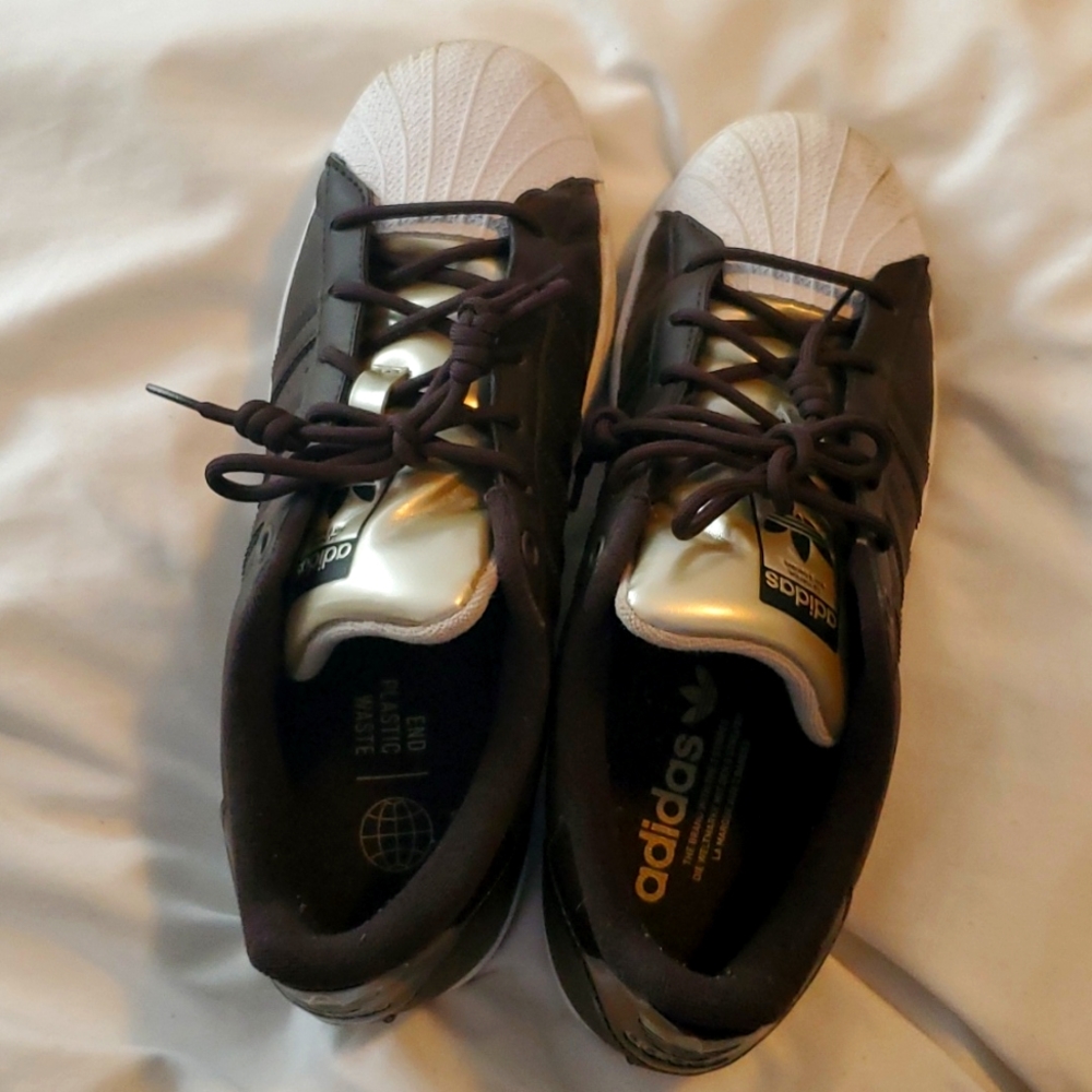 Worn 2 times, Adidas Superstar Size 7.5 US Gold White and Brown Rare